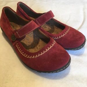 Hush Puppies dark red suede Mary Jane 8